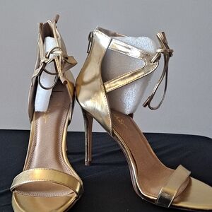 Lulu's Shiny Gold Heels